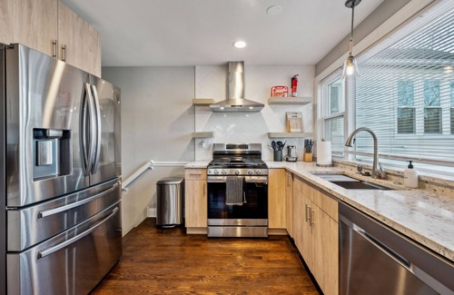 Dunning Casa | NEW! Charming Belmont Heights Oasis