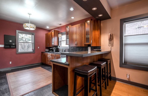 Prestonia Casa | NUEVO y encantador! Cerca de todo -KY Fair & Expo Center y Churchill Downs