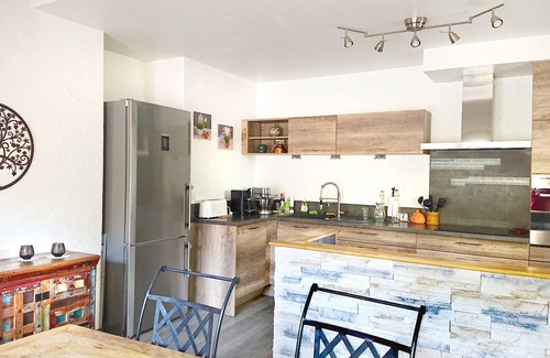 Lacoste Casa | NEW! Charming farmhouse in a green setting, wifi pool in the heart of the Lubéron