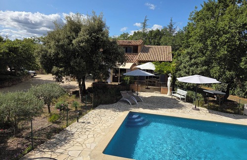 Lacoste Casa | NEW! Charming farmhouse in a green setting, wifi pool in the heart of the Lubéron