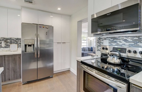 Royal Palm Beach Casa | NEW! Charming Retreat, Steps From Dining!