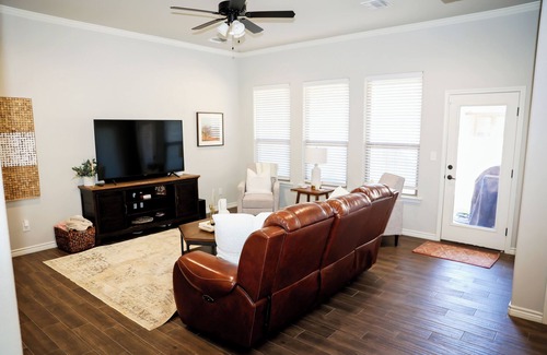 Midland Casa | NEW! Charming retreat nestled in a peaceful neighborhood & conveniently located!