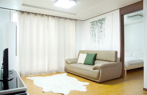 Cheongdam Casa | [¡¡NUEVO!! CHEONGDAM PORSCHE - 3BDR2BATH 5MIN WALK!