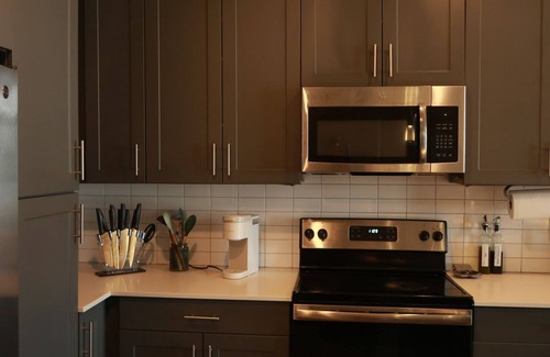 Lindridge-Martin Manor Apartamento | NEW Chic & Cozy City Getaway