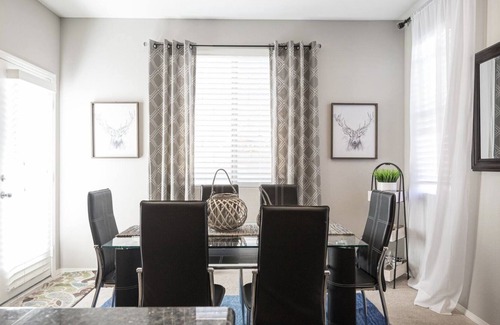 Spring Valley Casa | New Chic Relaxing Modern Vacation Home Near Strip