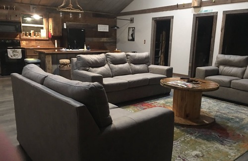 Flippin Cabina | NEW! CJ's Crooked Hideaway-Secluded Cabin Near the White River