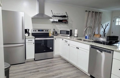 Durham Apartamento | New & Clean 2 Bed Walltown Home. Walk to Duke! B