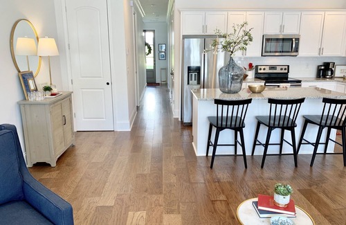 Oxford Condominio | Nuevo, limpio y espacioso 3 br / 3 .5 ba condominio Oxford!