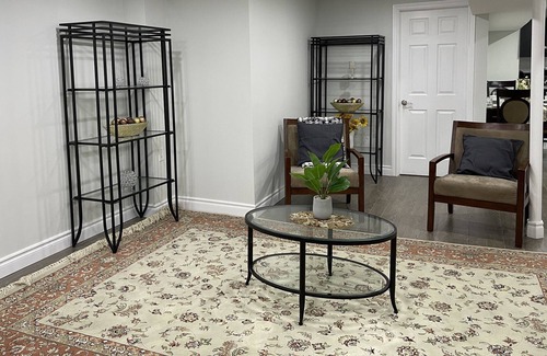 Markham Casa | New, Clean, Spacious, Guesthome That You’ll love!
