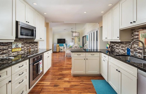 Palm River Estates Casa | NEW - Close to MERCATO & BEACH Designer Pool Home on Estate Lot! 3+bedrooms!