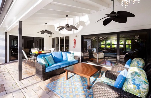 Palm River Estates Casa | NEW - Close to MERCATO & BEACH Designer Pool Home on Estate Lot! 3+bedrooms!