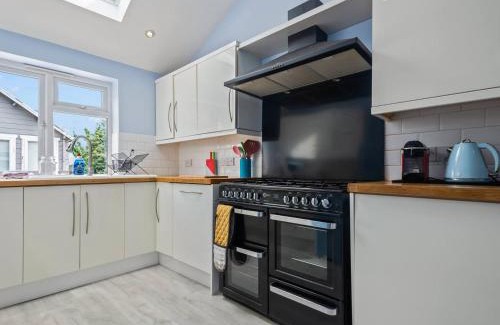 Herne Bay Casa | NEW Coastal Family House Pass the Keys
