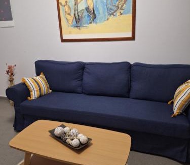 Nea Alikarnassos Apartamento | New & comfy apt near Heraklion-airport and sea