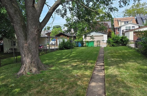 St. Louis Casa | New Comfy Cottage, 2BD1.5BA, Fenced Backyard, Pet Friendly