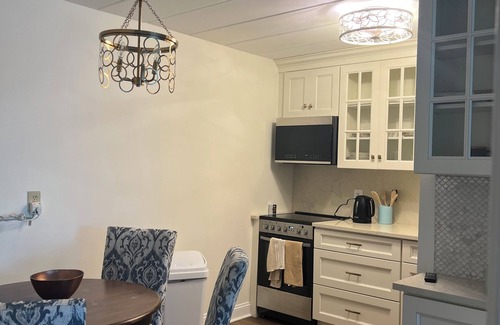 Bradley Beach Condominio | New condo 1 Block to beach with AC in Bradley Beach