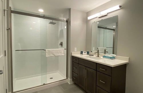 Canandaigua Condominio | New Condo centrally located on north end of Canandaigua Lake.