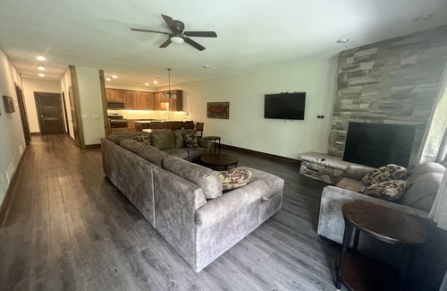 Crosslake Condominio | New Condo On Crosslake w/ Boat Slip, Private Beach, & Amenities for All Seasons!