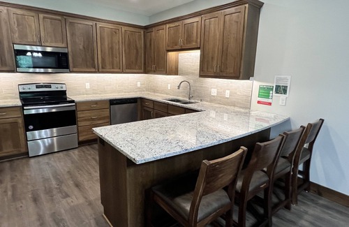 Crosslake Condominio | New Condo On Crosslake w/ Boat Slip, Private Beach, & Amenities for All Seasons!