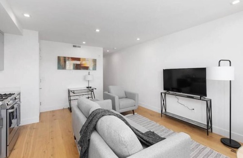 Mission District Apartamento | New condo w Rooftop Deck & A/C - San Francisco Life Real Estate