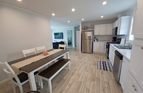 Deedsville Casa | New Construction 3 Bed/2 Bath Home on Beautiful Nyona Lake Sleeps 9 Pet Friendly