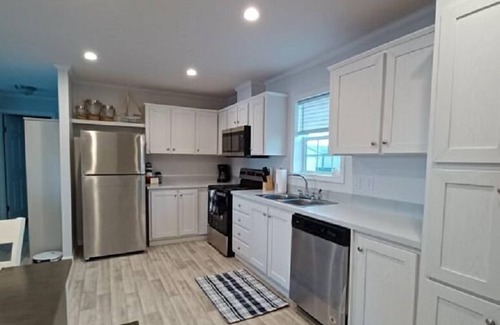 Deedsville Casa | New Construction 3 Bed/2 Bath Home on Beautiful Nyona Lake Sleeps 9 Pet Friendly