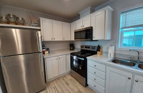 Deedsville Casa | New Construction 3 Bed/2 Bath Home on Beautiful Nyona Lake Sleeps 9 Pet Friendly