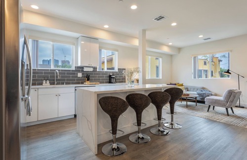 Pico-Union Casa | New construction, Chic furnishings near Downtown and Hollywood