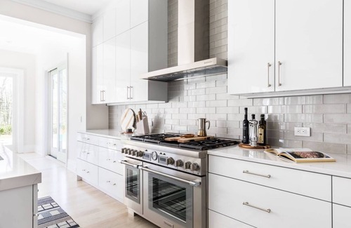 East Hampton Casa | New Construction, Designer furnished Home