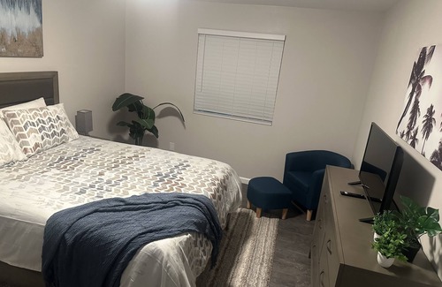 Park Mesa Heights Cabaña | New Construction fully furnished cottage home in Central LA, near SoFi Stadium.