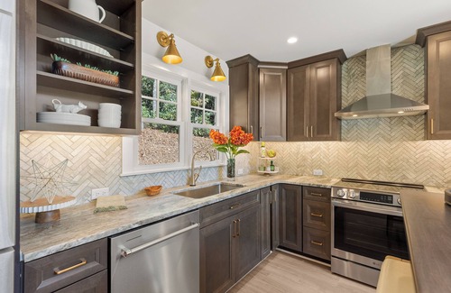Mirror Lake Casa | New Construction in coveted Mirror Lake area just minutes from Main Street!