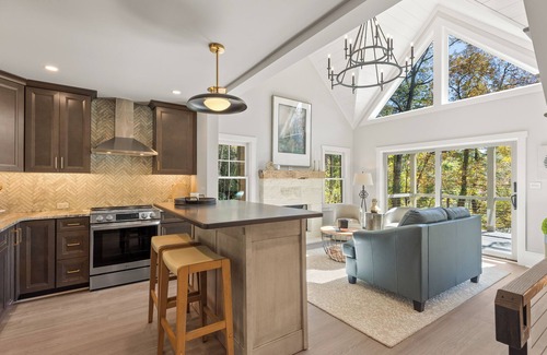 Mirror Lake Casa | New Construction in coveted Mirror Lake area just minutes from Main Street!