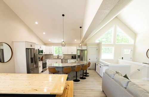 La Follette Casa | NEW CONSTRUCTION lake access home w/ double decker dock, golf cart and hot tub