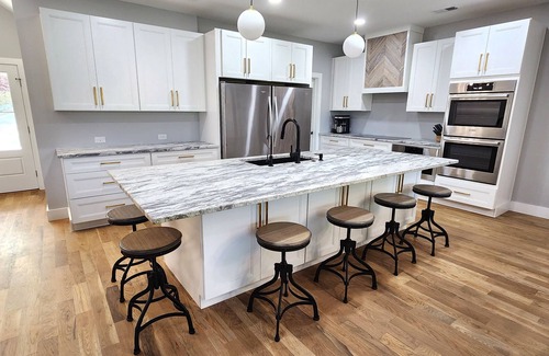Six Mile Casa | NEW CONSTRUCTION! Lake Keowee Lakefront 4 bedroom/4bath house, 9 mi. to Clemson
