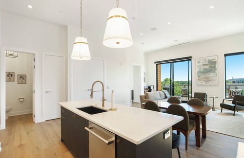 Holland Condominio | NEW CONSTRUCTION: Luxury Downtown Holland Condo – Walk to Everything
