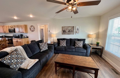 Nancy Casa | NEW CONSTRUCTION! The Bluegrass Cottage. 1.3 miles to Lee's Ford Marina/Ramp