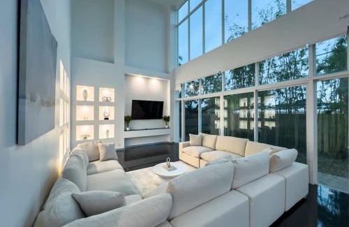 Fort Lauderdale Casa | New construction 2 story Villa jacuzzi pool luxury