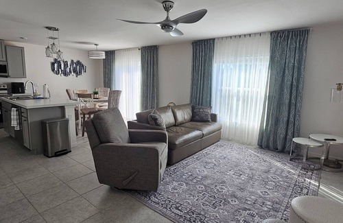 Port Charlotte Casa | New Construction with Heated Swim Spa 5,5 mi to the beach with fenced back yard