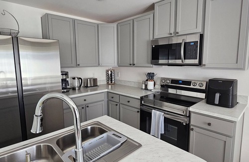 Port Charlotte Casa | New Construction with Heated Swim Spa 5,5 mi to the beach with fenced back yard