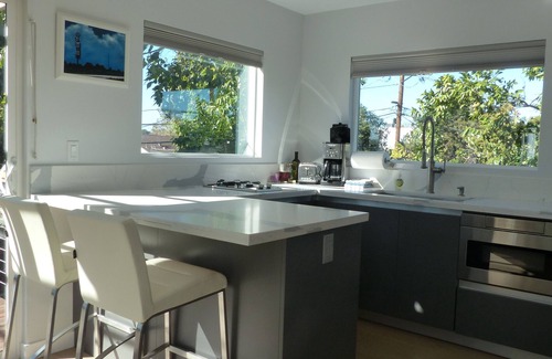 Sawtelle Casa | Nueva construcción con vistas de 360 grados.