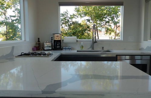 Sawtelle Casa | Nueva construcción con vistas de 360 grados.
