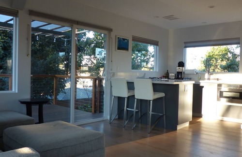Sawtelle Casa | Nueva construcción con vistas de 360 grados.