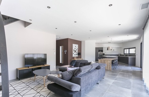 Cap d'Agde Villa | Nueva villa contemporánea con piscina privada a 400 m del mar