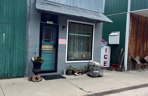 Arkansaw Apartamento | NEW! Cool tiny haus with AC in charming Arkansaw WI