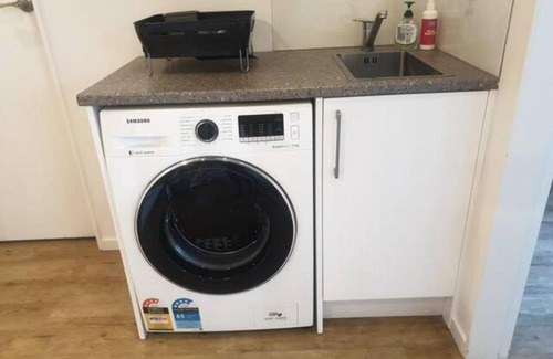 Porirua Apartamento | New, Cosy & Private 1-Bedroom & Living Flat