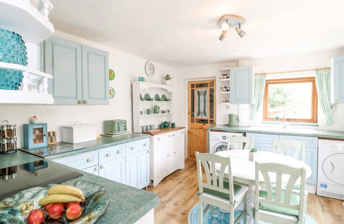Youlgreave Cabaña | NEW COTTAGE, pet friendly, with a garden in Youlgreave