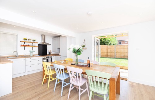 New Forest District Cabaña | New Cottage Sleeps 9 central location