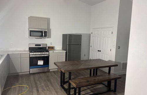 Coffman Cove Cabaña | New cottage Steps from the Harbor Weekly Rental Includes Covered Boat and Truck