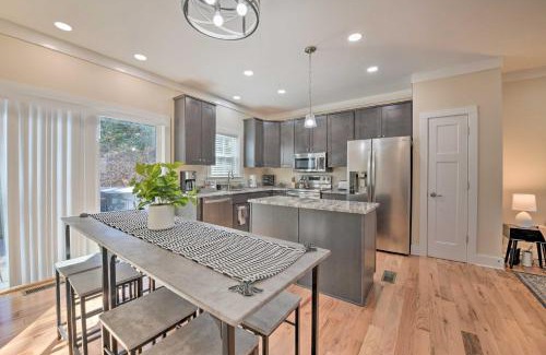 Waynesville Casa | New Country House with Stylish Modern Amenities