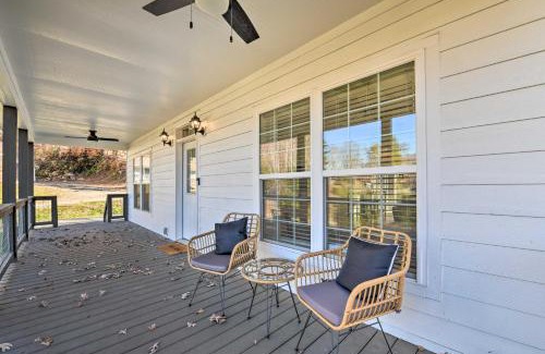 Waynesville Casa | New Country House with Stylish Modern Amenities