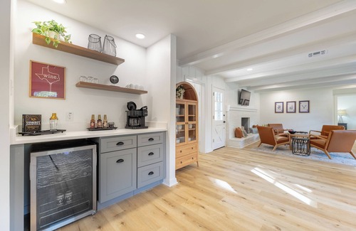 Dean Highland Casa | NEW! Cowboy Pool+ 2 Kings + Sleeps 12 + Group Trip